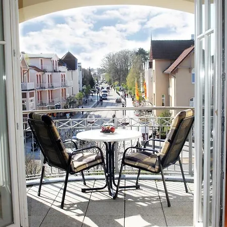 Grosszuegige Mit Geschuetztem Balkon In Strandnaehe Apartmán *